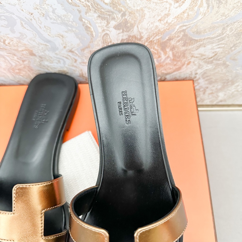 New! Hermes Oran Vert Bronze Flat Sandal - Picture 9 of 11